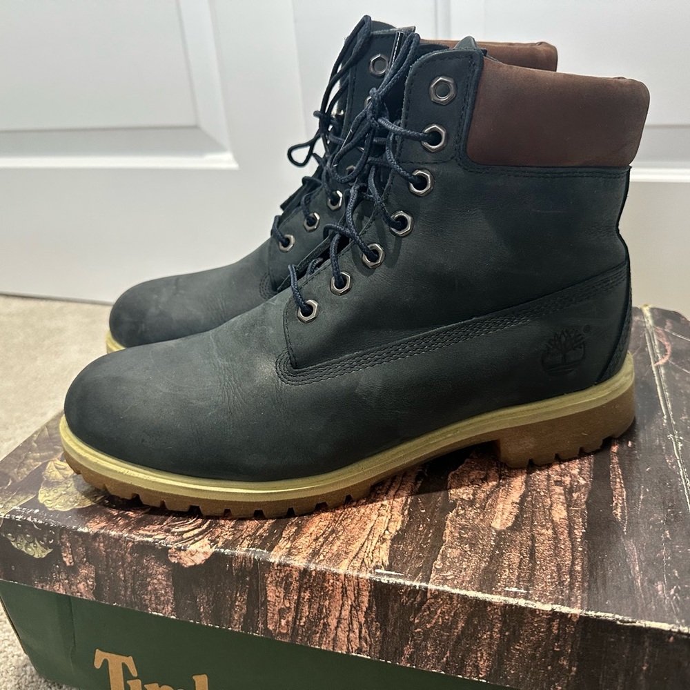 Men’s Timberland Classic 6-inch waterproof boot - size 10.5, navy